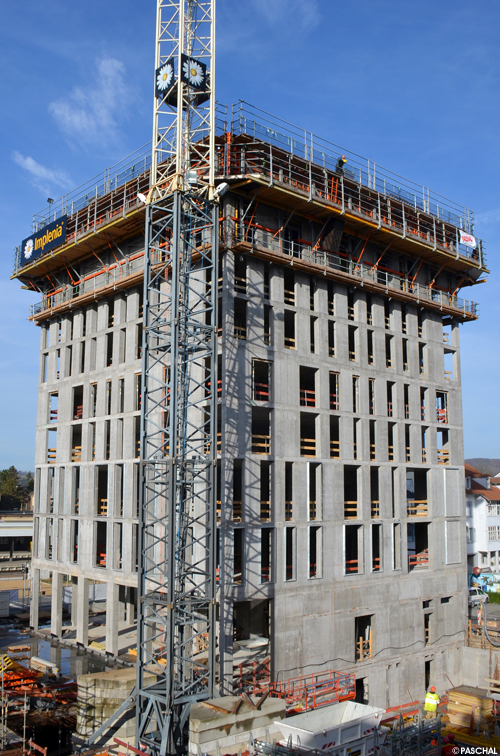 The hotel tower is built up to a height of 63 m with PASCHAL’s climbing system 240. 