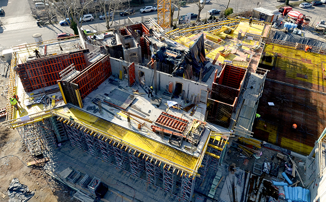 View from above on construction site with LOGO.3 wall formwork system 
