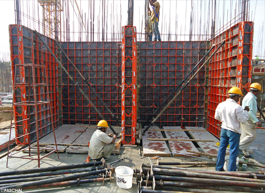 Mudular universal formwork used for stairwell and shafts