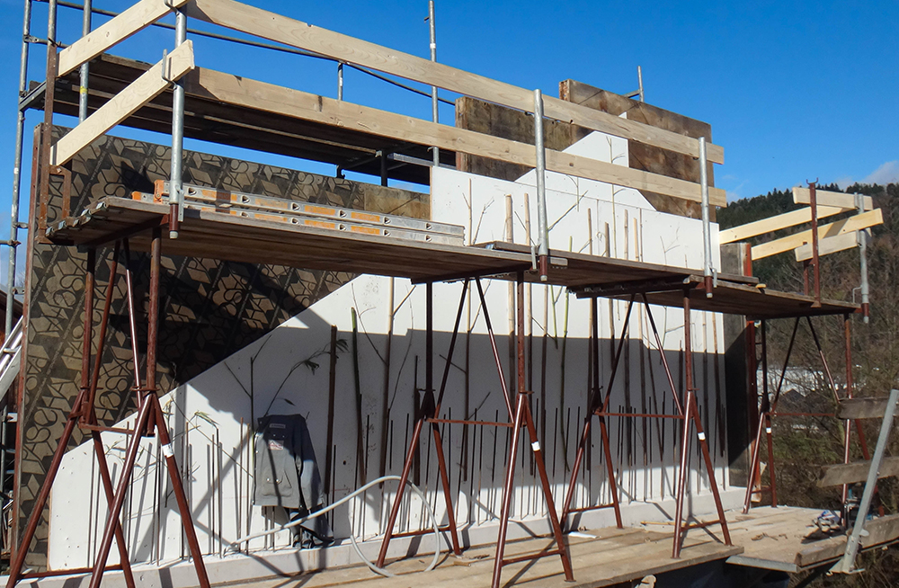 PASCHAL formwork panels combined with bamboo canes