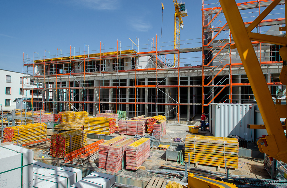 Formwork material in front of the shell