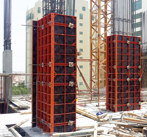 The adjustable Modular column formwork in practical use.