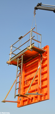 LOGO.S formwork with crane lifting clamp