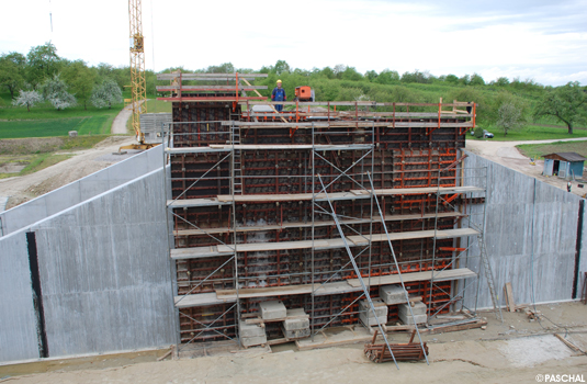 LOGO.3 formwork system used for side walls