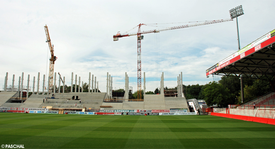  view over the construction of the grandstand